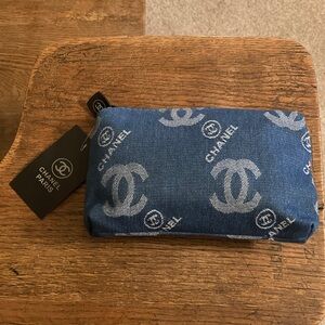 CHANEL Beaute Denim Carryall Makeup/Cosmetic Pouch/Bag with Dust Bag NWT